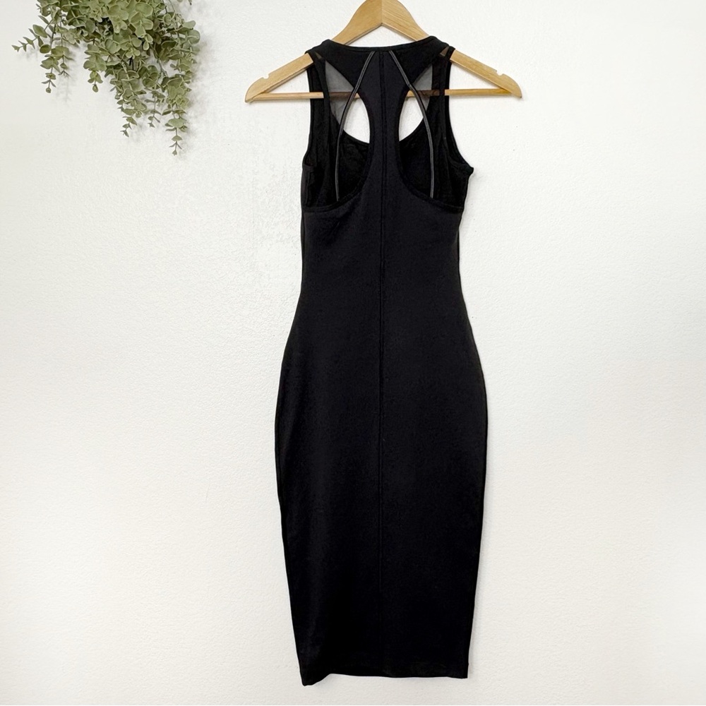 LULULEMON • Globetrotter Dress in Black - Picture 9 of 9